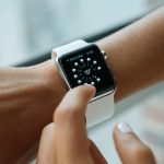Les Applications d’Épargne S’intègrent aux Flux de Paiement du Commerce Électronique : Une Synergie Technologique