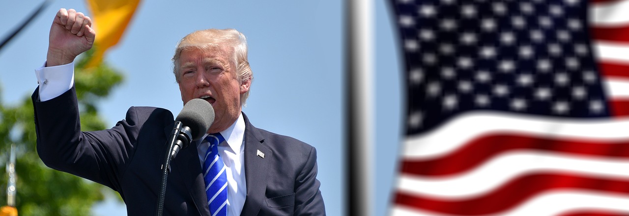 Donald Trump a amnistié l’ex-patron de la plateforme de cryptomonnaies Binance, Changpeng Zhao