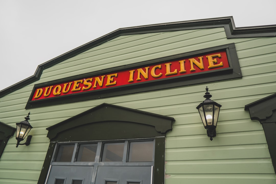 Naviguer le XXIe Siècle : Défis, Opportunités et l'Impératif d'une Résilience Collective